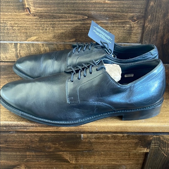 Classic Black Leather Men's Dress Shoes - Picture 1 of 5